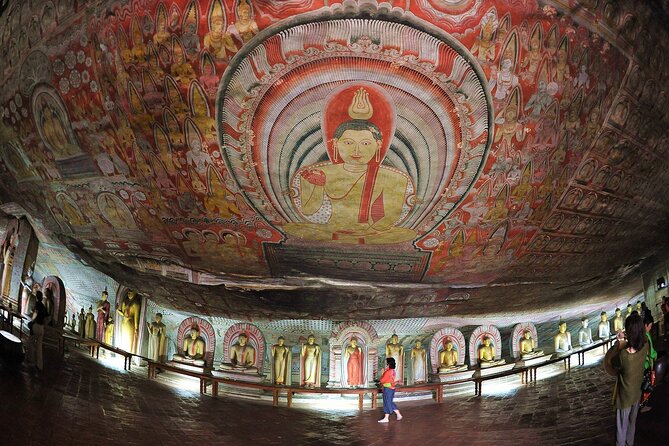08 Days private round trip in Sri Lanka - Day 3: Kandy’s sacred shrine and evening performance