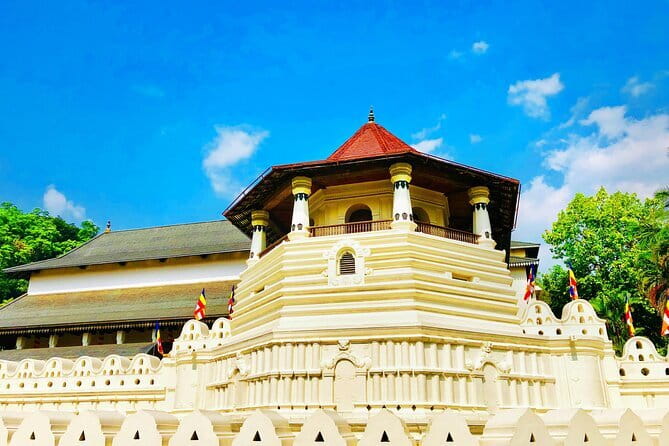 4 Days Private Tour In Sri Lanka - Day Two: Dambulla’s Painted Caves and Sigiriya’s Stone Citadel