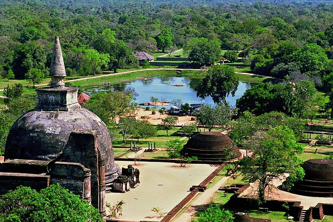 6-Day Sri Lanka Heritage Private Tour - Day one: airport pickup and the road to Sigiriya