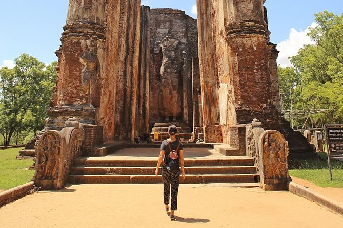 6 Days Nature And Culture Tour - Day 4: Ella views, Ravana Falls, and the train to Nanu Oya