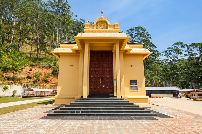 6 Days Private Vehicle with English Speaking Chauffeur - Day five: Galle Fort and Sri Lanka’s southern coast