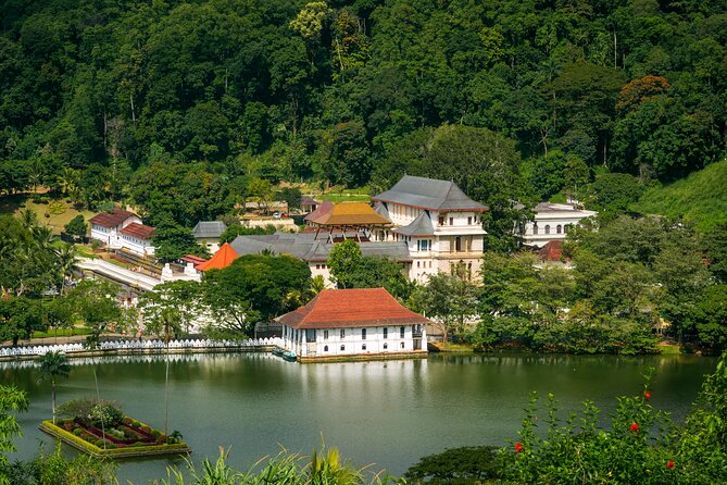 6 Days Private Vehicle with English Speaking Chauffeur - Day six: Colombo’s religious and civic landmarks
