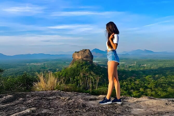 7 Days Private Guided Tour in Sri Lanka - Day 3: Sacred Kandy, gardens, waterfalls, and tea
