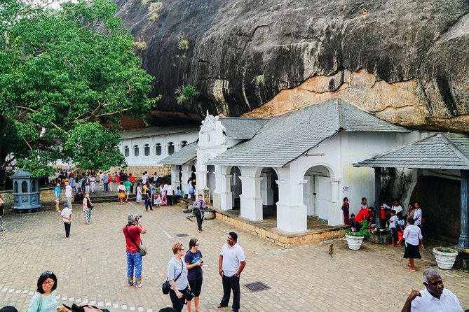 8-Day Private Ramayana Trail Tour from Colombo - Day 3: Ravana Falls, caves, and Sita’s story