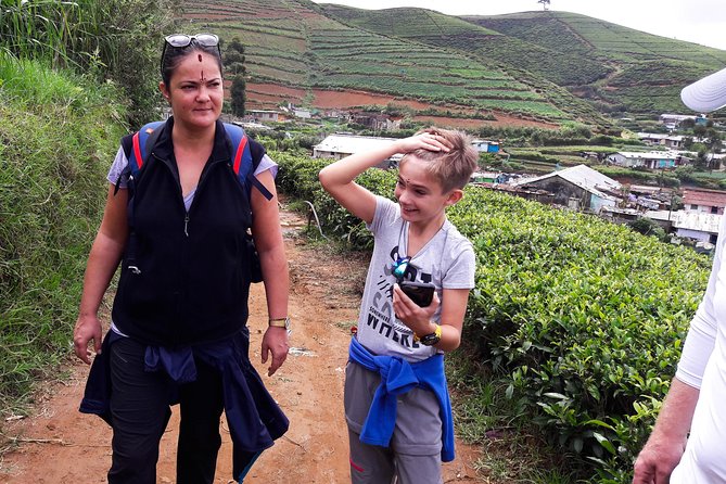 A Day in Nuwara Eliya: Sights & Local Delights - Gihan’s guiding style and the private format