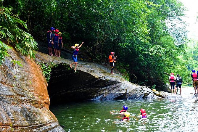 Adventure Experience A in Kitulgala - Riding through five major and four minor rapids