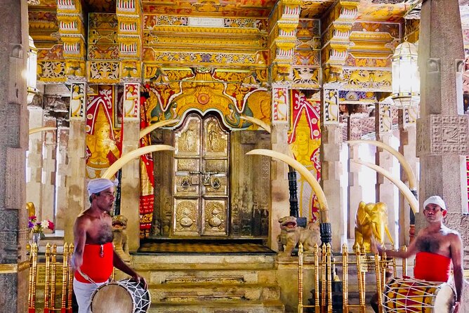 All Inclusive Kandy Private Day Tour From Colombo and Negombo - Wood carvings, the city center, and Kandy Lake