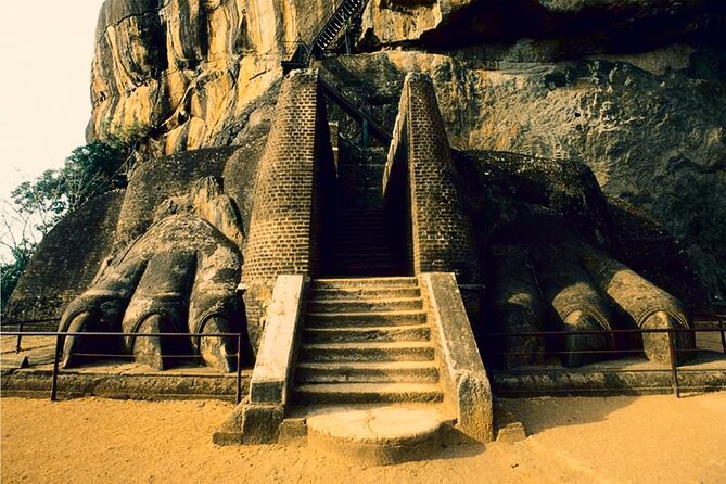 All-inclusive - Sigiriya and Dambulla day tour from Colombo - Dambulla Golden Temple in the same day