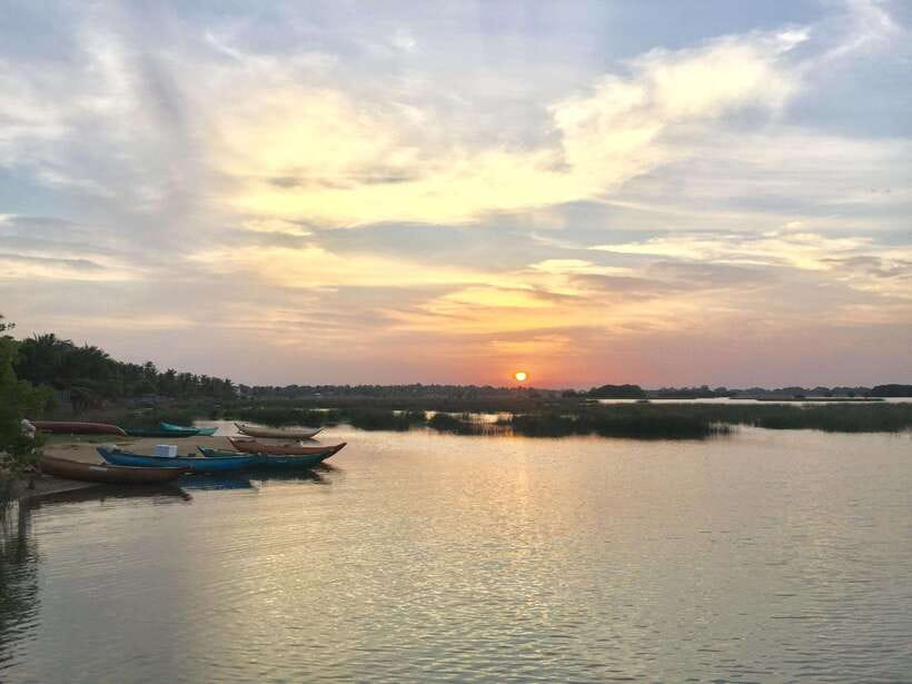 Arugambay :Pottuvil Lagoon Mangrove Eco Boat Safari Tours - Guides make the difference