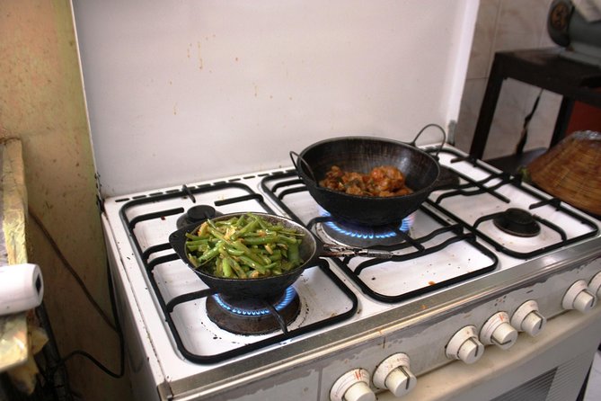 Authentic Sinhalese Cooking Class in Colombo with a Local Family - A Colombo cooking class with a personal welcome