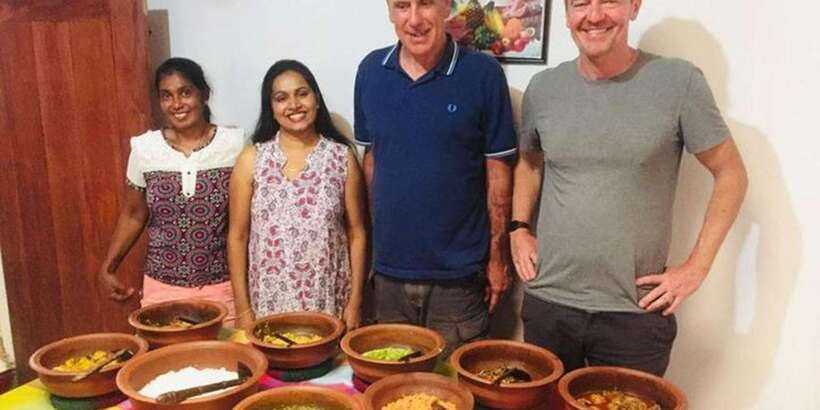 Authentic Sri Lankan Cooking Class in Kandy by Local Family - The optional market visit comes first