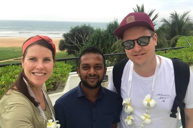 Chauffeur guide and Tour organizer - Starting beside Kandy Lake