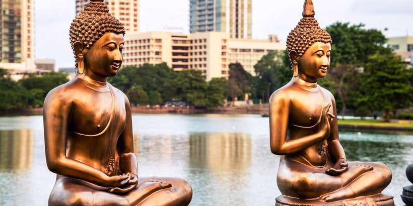 Colombo: All-Inclusive Morning & Afternoon Private City Tour - Colombo Lotus Tower: a modern counterpoint