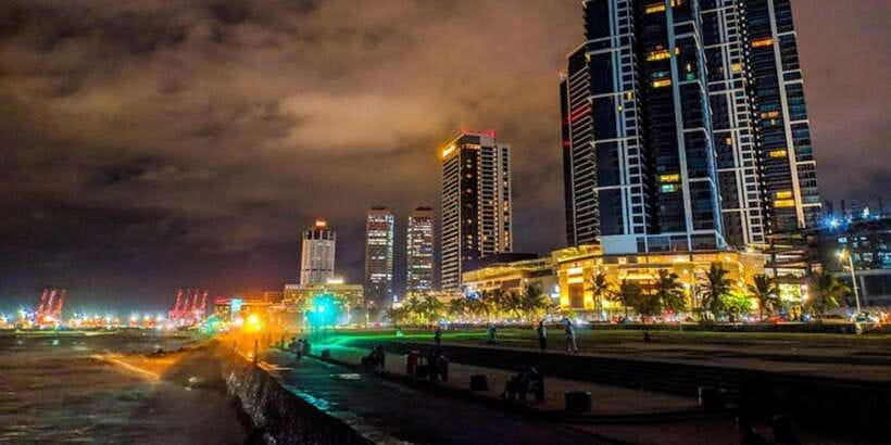 Colombo: All Inclusive Street Food Tour - First tastes: hoppers, porridge, and small bites