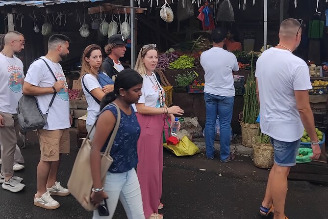 Colombo City Highlights Bus Tour - Fort: colonial streets and the business center