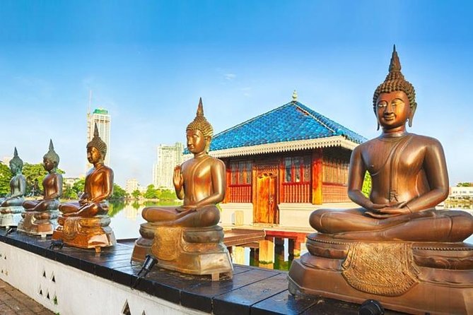 Colombo City Sightseeing - Seema Malaka and the calm of Beira Lake