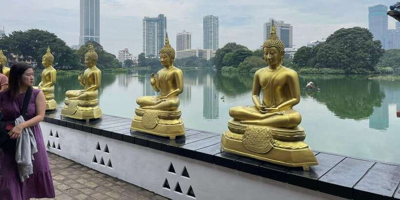 Colombo: City Sightseeing Tour by Tuk-Tuk with Pickup - Temples, towers, and the changing city
