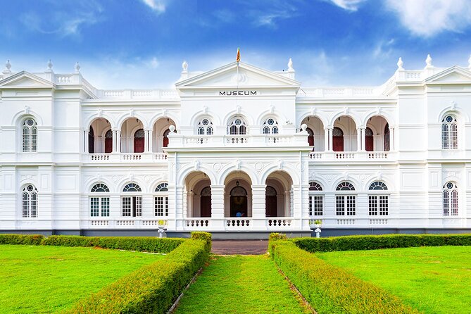 Colombo City Tour - Gangaramaya Temple, where Colombo gets more personal