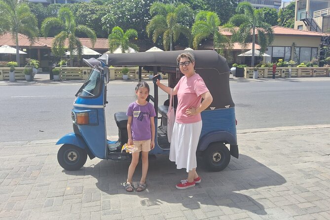 Colombo City Tour By Tuk Tuk Sightseeing -Entry Tickets Included - Starting at Gangaramaya Temple