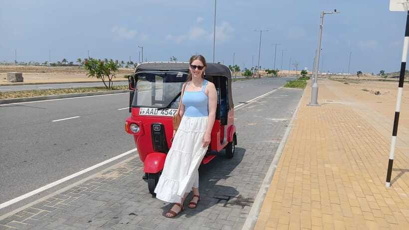 Colombo City Tour by Tuk-Tuk with Hotel Pickup - All Include - Dutch Hospital, art, tea, and shopping