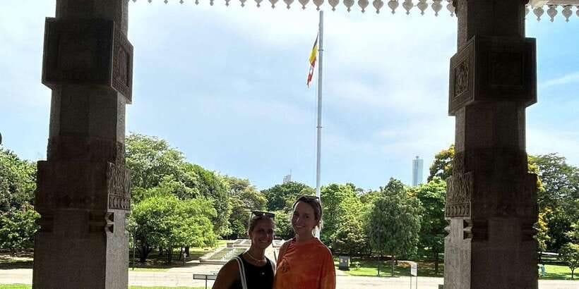Colombo: City Tour by Tuk Tuk with Pickup - All Inclusive - Independence Memorial Hall and the city’s public spaces