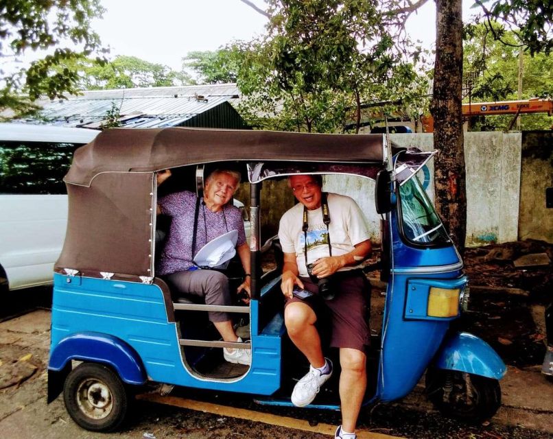 Colombo: City Tour by Tuk Tuk with Pickup - All Inclusive - Tea tasting and local refreshment stops