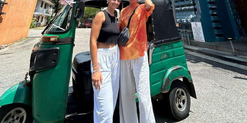 Colombo: City Tour by Tuk Tuk with Pickup - All Inclusive - Gangaramaya Temple and Colombo’s religious mix