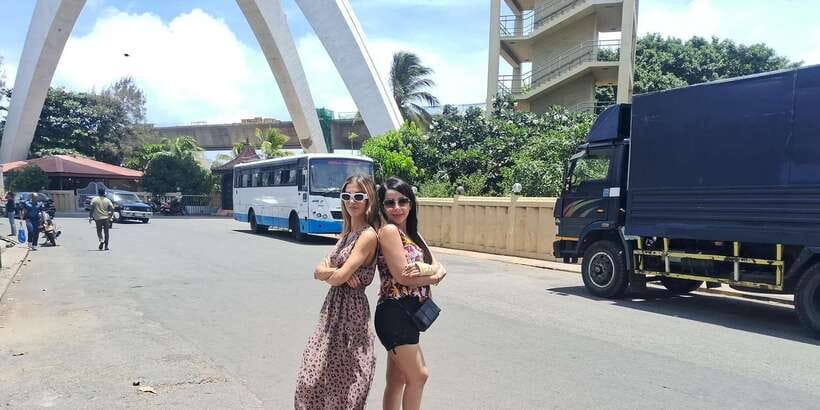Colombo: City Tour by Tuk Tuk with Srilanka Traditional Food - Gangaramaya Temple and Colombo’s Religious Mix