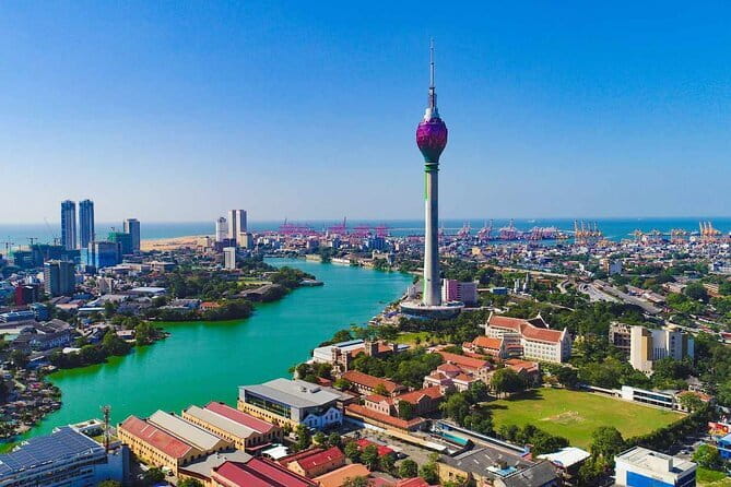 Colombo City Tour | From Colombo Port - Galle Face Green: finish beside the sea