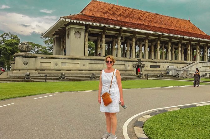 Colombo City Tour from Kalutara - Three hours inside the Colombo National Museum
