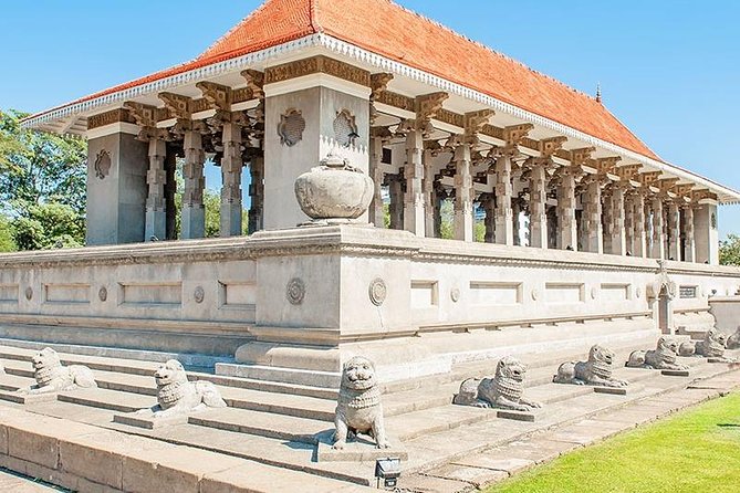 Colombo City Tour Highlights - Starting at the Colombo Galbokka Lighthouse
