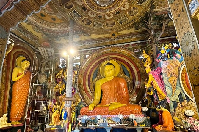 Colombo City Tour With Historical Places ( All Inclusive ) - Town Hall, Independence Square, and BMICH