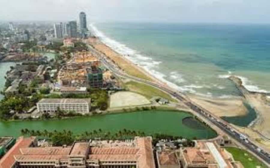 Colombo: Guided City Tour with Entry Tickets - Shopping, tea, and gemstones