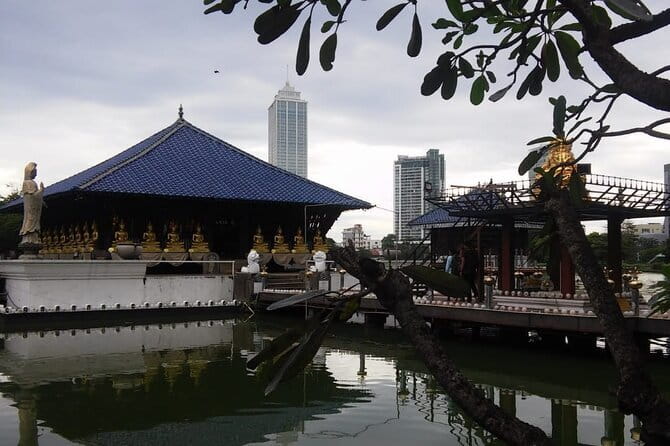 Colombo Half Day City Tour - Colonial Colombo at Wolvendaal Church and the harbour
