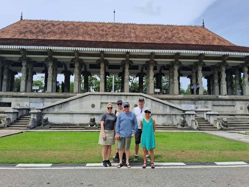 Colombo Heritage &Culture City Tour by Tuk Tuk ALL INCLUSIVE - Jami Ul-Alfar Mosque and the old Fort district
