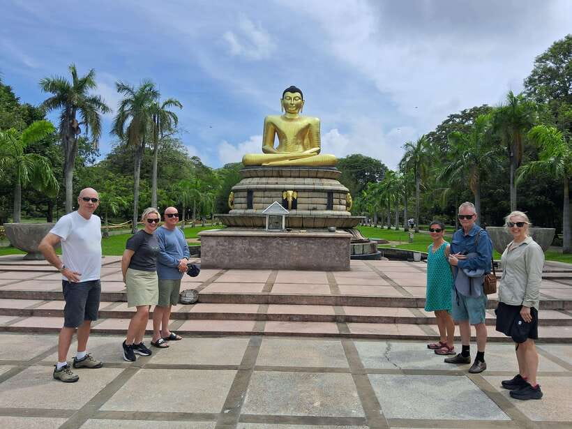 Colombo: Local Guide with Colombo City Tour by Tuk Tuk - The Lotus Tower and Colombo from above