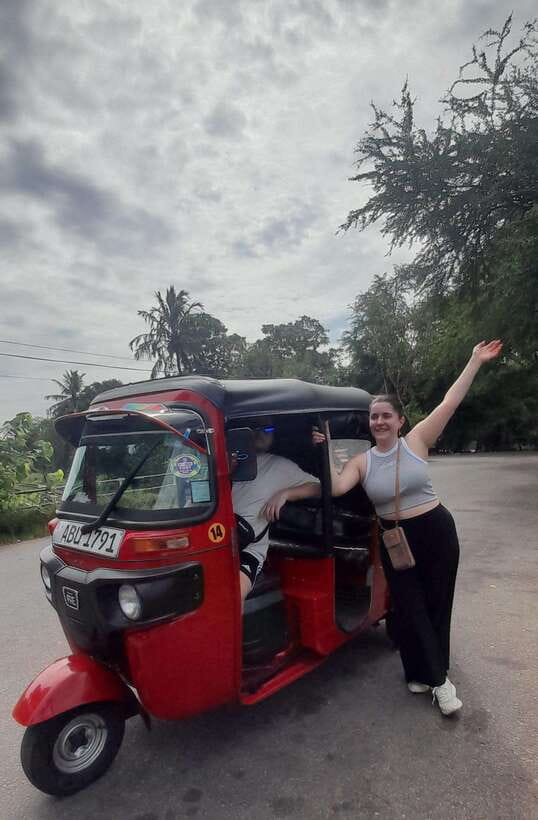 Colombo: Local Guide with Colombo City Tour by Tuk Tuk - Starting at Gangaramaya Temple