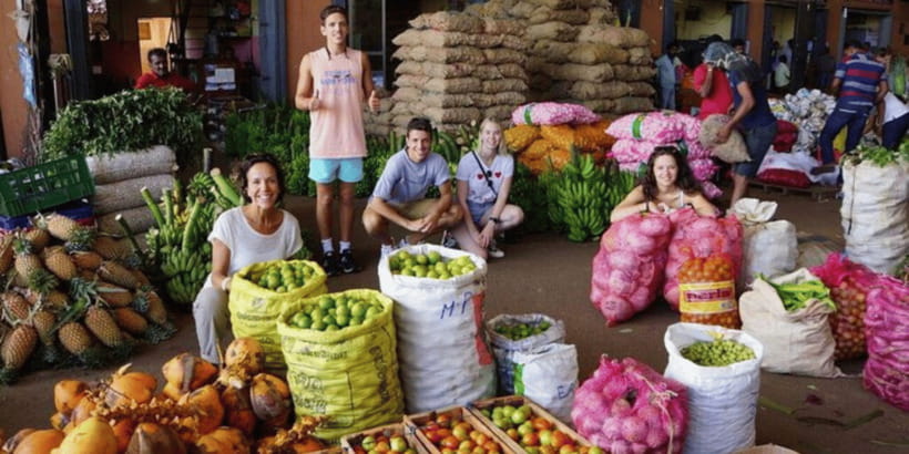Colombo: Local Market Tour & Cooking Demo with Lunch - Entering a countryside family home