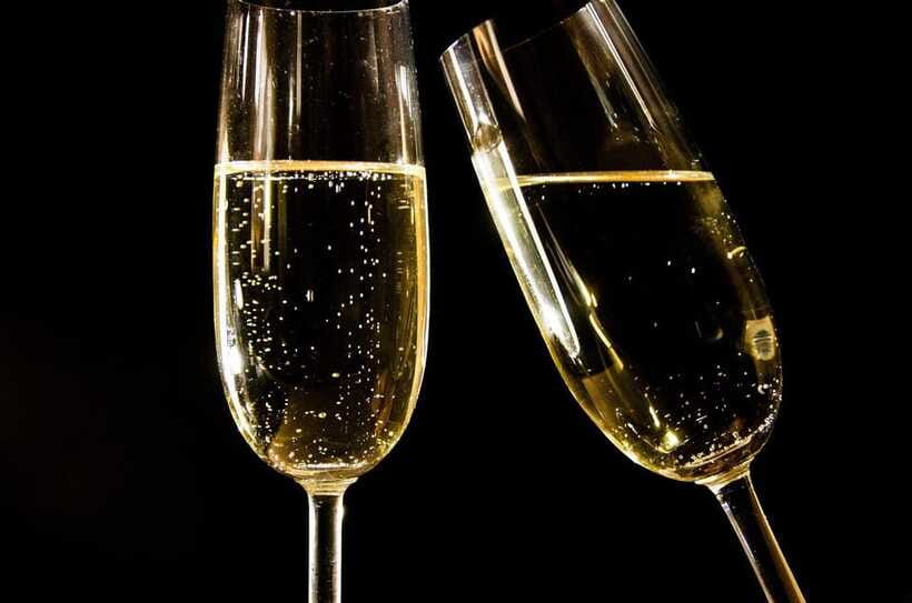 Colombo: Lotus Tower Celebration Dining Experience with Cake - How to plan your evening well