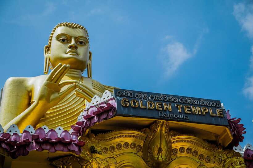 Colombo/Negombo: Sigiriya, Dambulla, and Minneriya Safari - Dambulla’s painted caves and Golden Temple