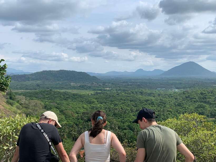 Colombo/Negombo: Sigiriya, Kandy, Ella 3-Day Trip with Train - Day three: sunrise at Little Adam’s Peak and an elephant safari