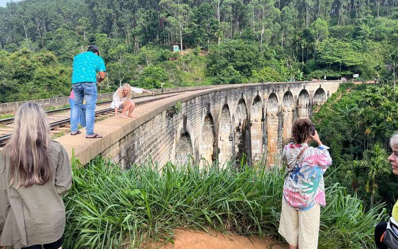 Colombo/Negombo: Sigiriya, Kandy, Ella 3-Day Trip with Train - Day one: Dambulla, Sigiriya, and Kandy