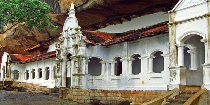 Colombo/Negombo to Sigiriya, Dambulla & Jeep Safari Day Tour - Climbing Sigiriya’s 1,300 steps