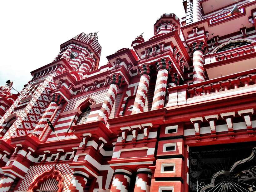 Colombo: One Day Private City Tour With Gangaramaya Temple - Gangaramaya Temple and the Beira Lake stop