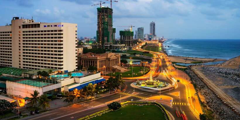 Colombo: Private City Sightseeing Tour - The unnamed historical stop and the National Museum question