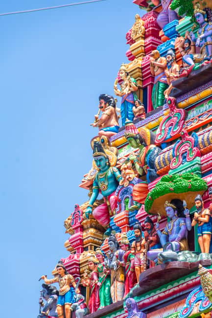 Colombo: private city tour from Negombo with hotel transfers - Independence Square in the shade of Cinnamon Gardens