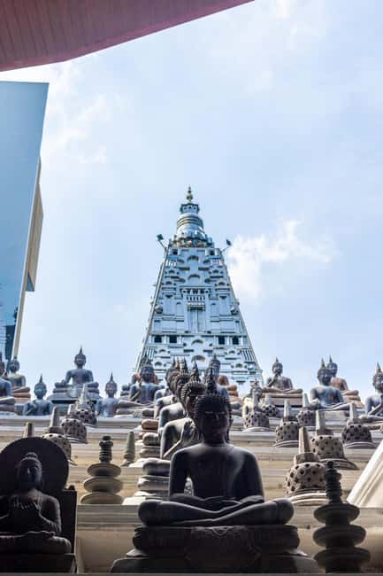 Colombo: private city tour from Negombo with hotel transfers - Beginning with Gangaramaya Temple