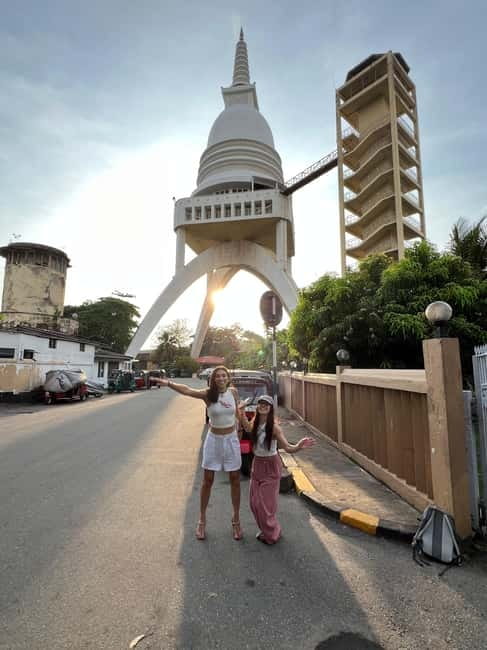 Colombo: Private City Tour with Local Food Tour by Tuk-Tuk - How much sightseeing fits into three hours
