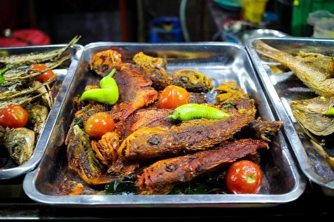 COLOMBO PRIVATE CITY TOUR WITH street food( All inclusive ) - Temples and Churches Along the Route