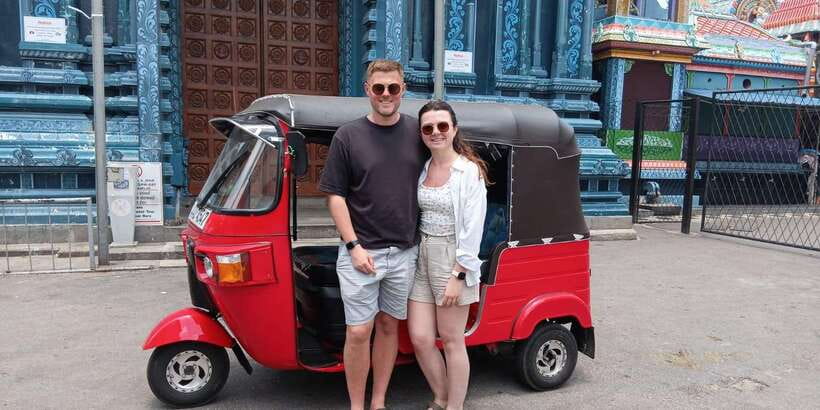 Colombo Private Guided City Tour by Tuk Tuk - All Inclusive - The Red Mosque and Pettah’s trading streets